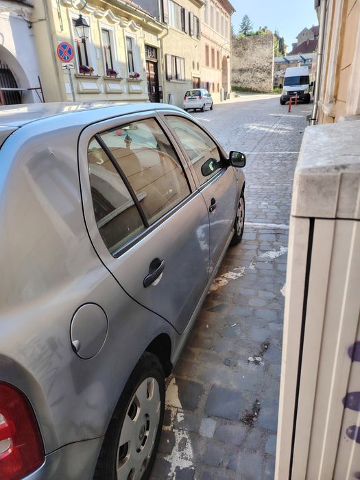 Vând Skoda Fabia . 1.4 benzină.