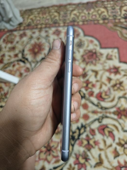 Продам iPhone 11