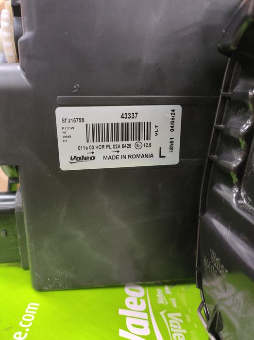 НОВ оригинален ляв фар Valeo 043337 за SEAT