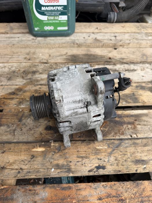 Оригинален алтернатор динамо 140A Valeo 03L903023F за VW Golf Passat Audi Skoda Seat 2.0 TDI 1.6 TDI