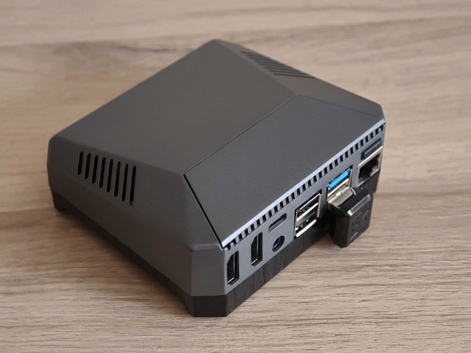 Mini PC - Raspberry Pi 4 Model B 4GB + кутия Argon One M.2 + SSD 120GB
