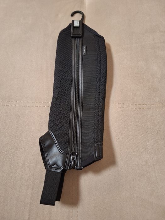 Комплект за езда – Decathlon (боти, тока и чапси) FOUGANZA