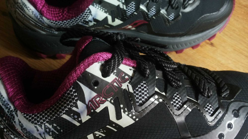 Saucony Runanywhear Vibram размер EUR 38 / UK 5 дамски маратонки - 438