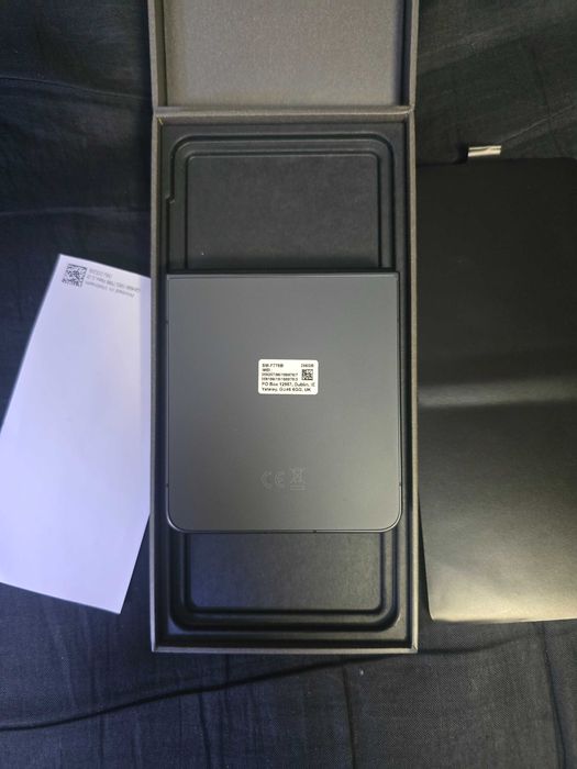 Samsung Galaxy Z flip 8 Graphite