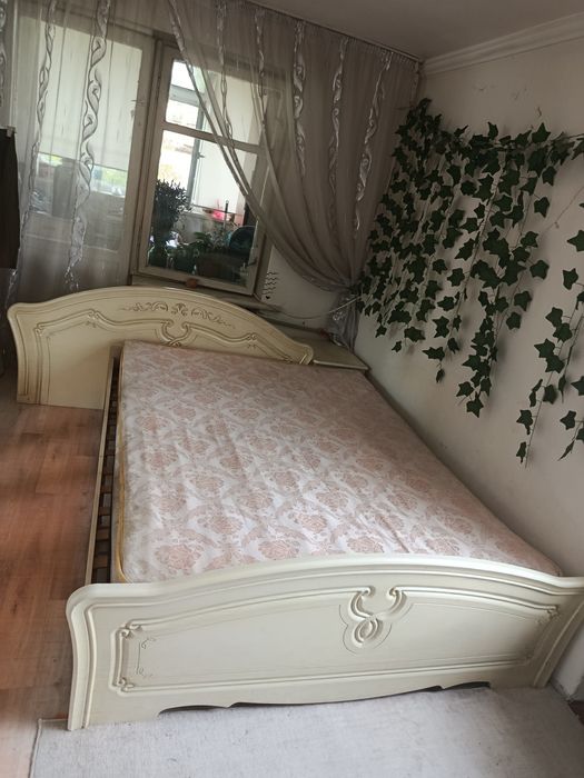 Кровать двуспальная
