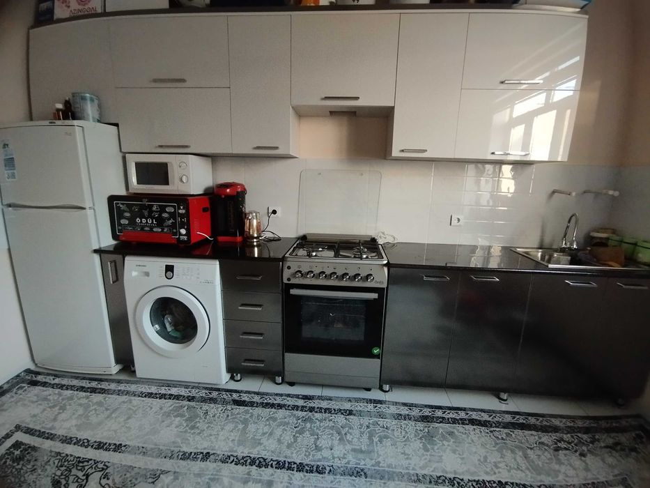 2 qavatli hovli sotiladi