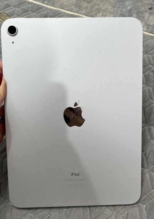 Продам Apple iPad 10-го поколения