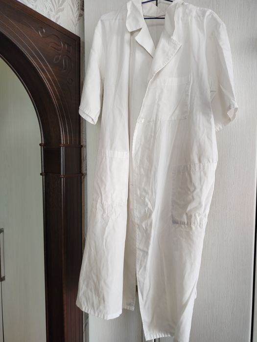 Белые халаты б/у