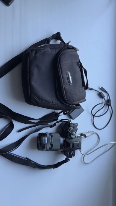 продам Olympus OM-D E-M10 Mark IV