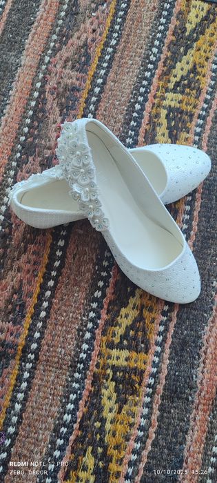 Oq tufli. Kelinlar uchun