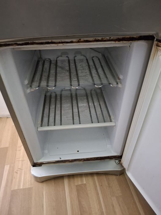 Vând frigider perfect funcțional