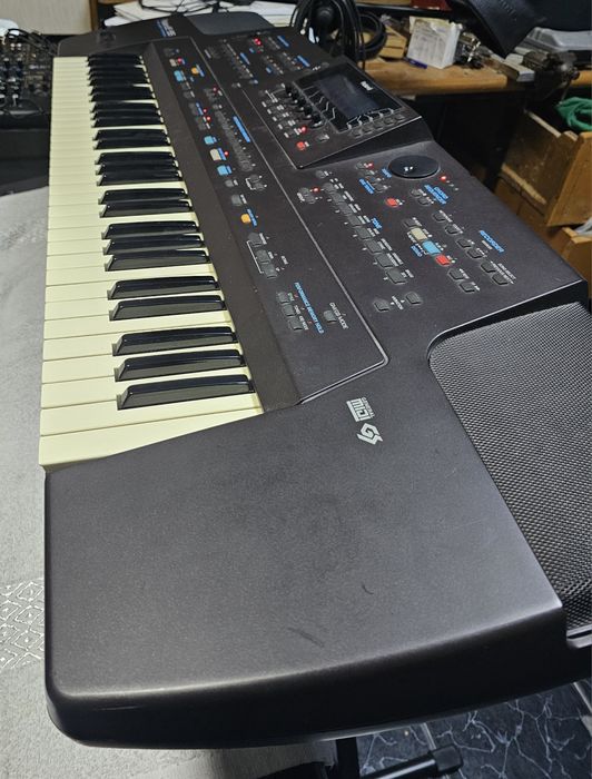 Orga electronica Roland E96