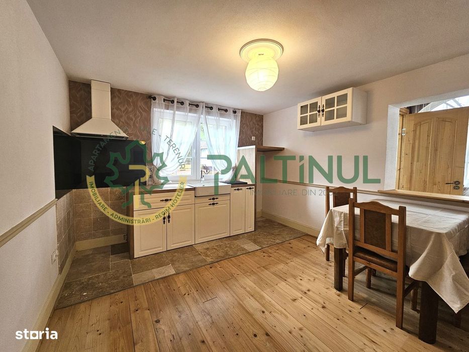 Casă de vanzare cochetă, complet renovată, în Rășinari, Sibiu