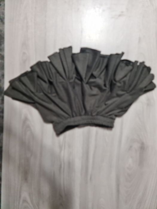 Fusta cu volanase catifea si jerse