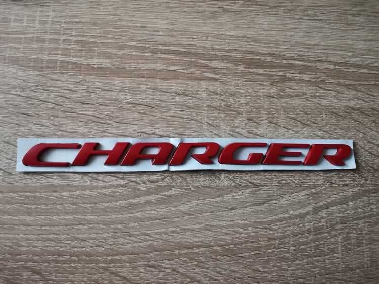 червен надпис Dodge Charger нов стил