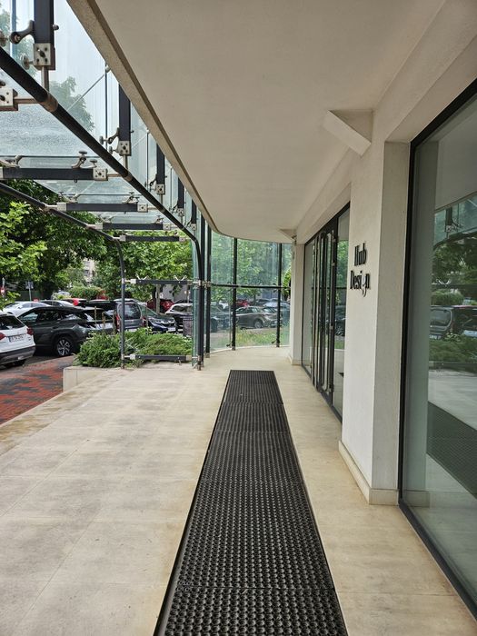 Spațiul deosebit, parter, în clădire de birouri Unirii Coposu