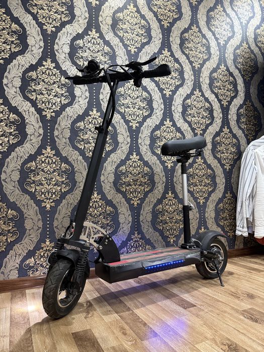 Продается электросамокат скиллмах скорость максимум:40,42 цена договор