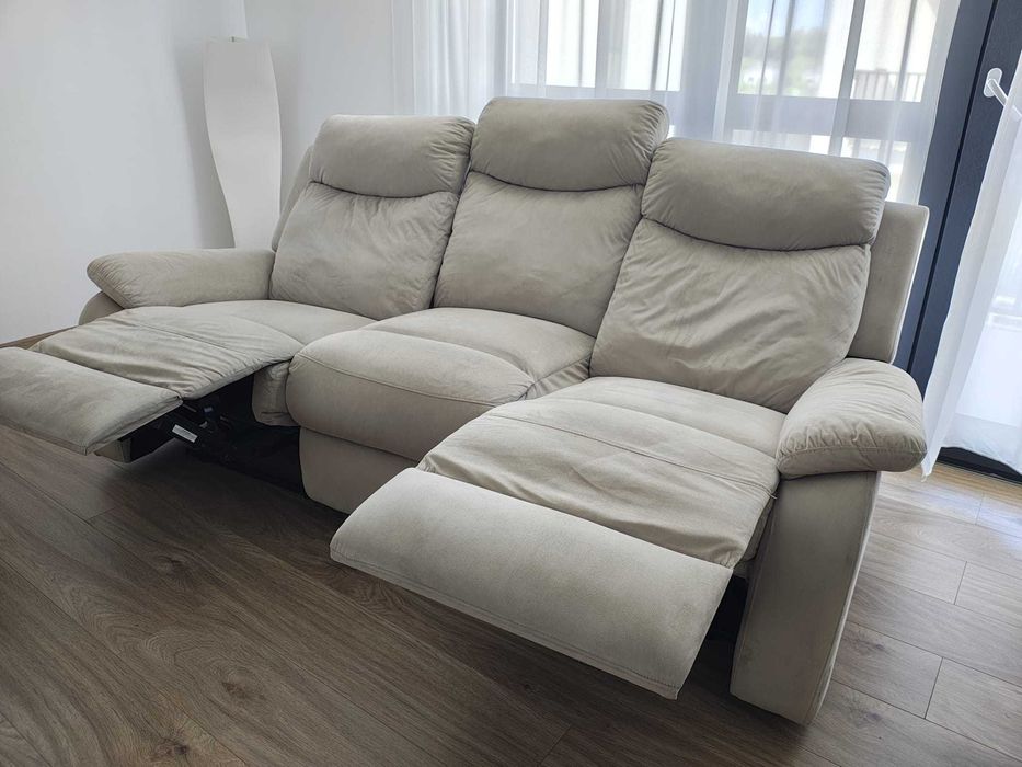 Canapea extensibila foarte eleganta, ca si noua, 200 cm lungime totala