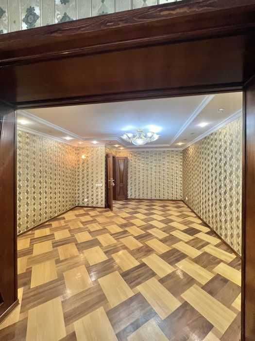 у.Шота Руставели  3/2/5  74м²