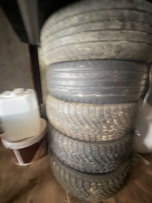 Продам покрышки  215/55/17
