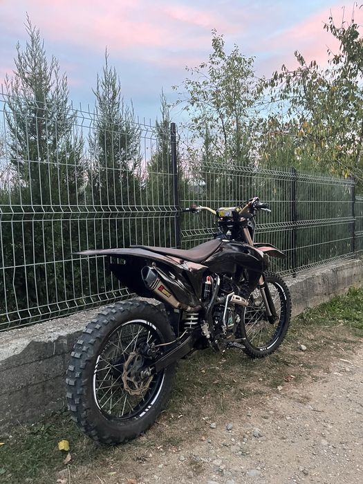 Vand cross alfarad t7 250cc sau schimb cu motociclete pt A1