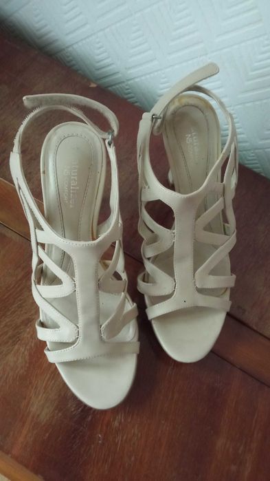 Sandale elegante si foarte comode cu toc, nr 36, marca NATURALIZER