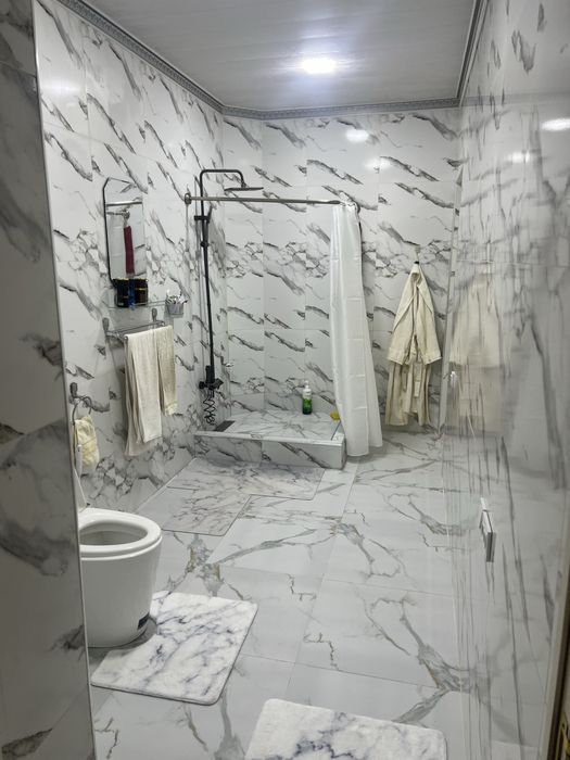 Uy hovli sotlad 2,5 sotik suv svet gaz  bemalol