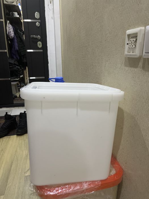 Продам пластиковую тару обьемом 34 литров