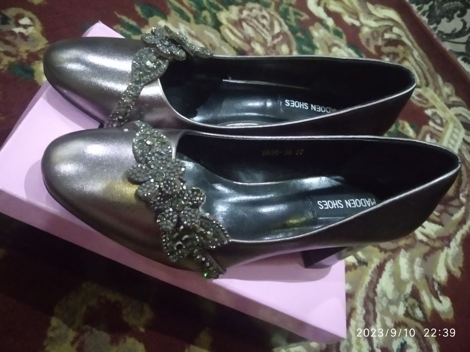 Oyoq kıyım 37 rаzmer