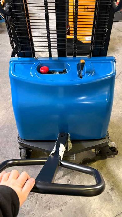 Transpalet electric cu catarg