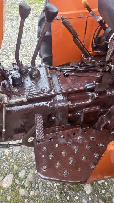 Tractor  Utb Fiat 450 45 cp  2 manete