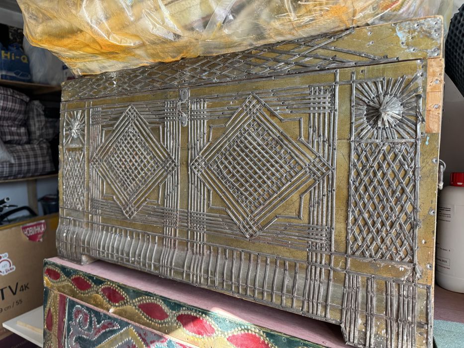 Ескі этно стильдегі сандықтар