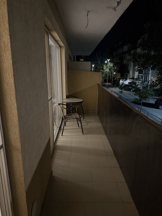 Inchiriez apartament cu o camera + loc de parcare Floresti