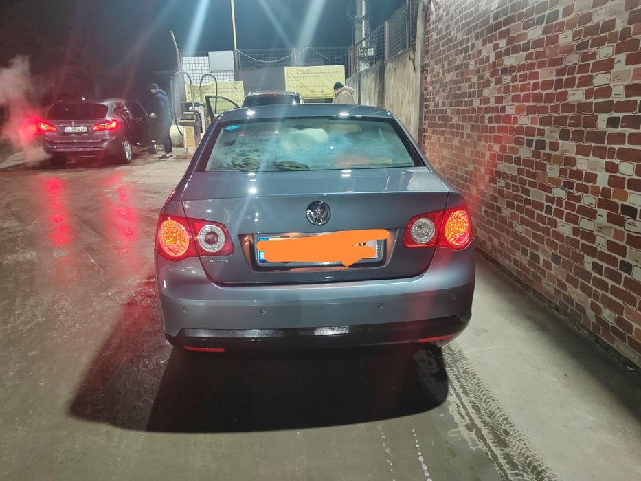 Vw jetta 1.6 benzina+gpl 
- [ ] Vwv getta 2006, 1,6 benzina, cod motor