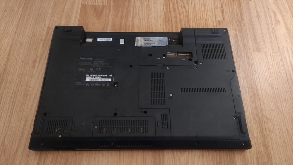 Carcasa completa + Balamale - Lenovo Thinkpad L512 - stare F buna