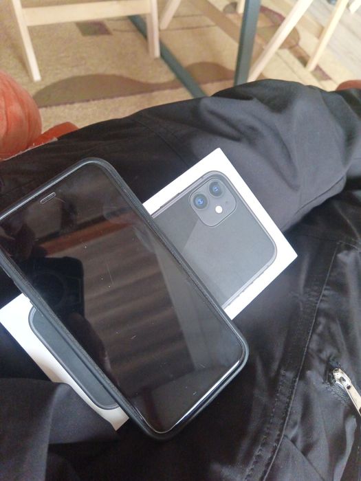 Продам Айфон 11, 128г.