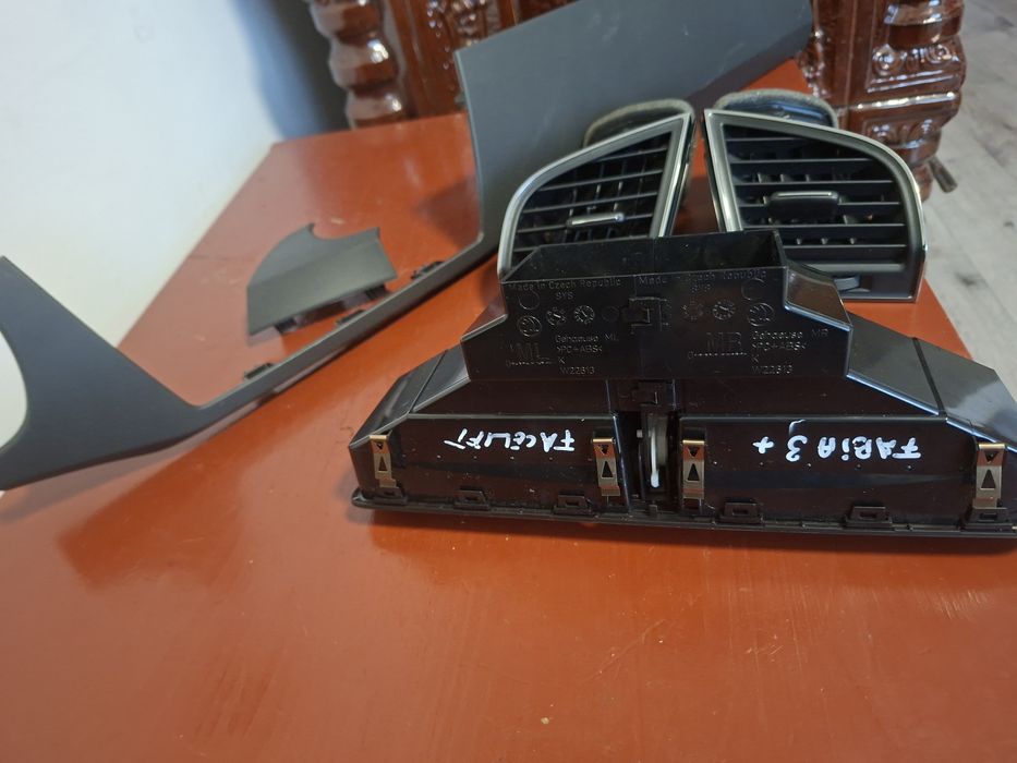 Grile aer și ornament bord Fabia 3 și 3 facelift