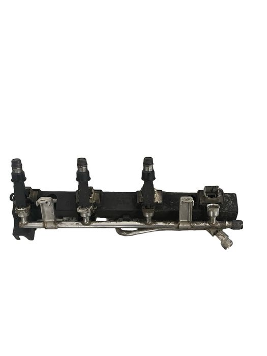 Rampa + 3 Injectoare Opel Vectra B 36_, J96 1995 - 2002 1.6I 09133177A