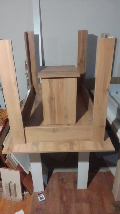 Столы .  Цвета и размеры разные.