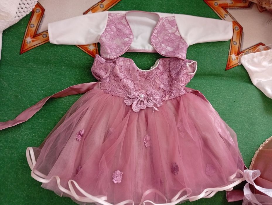 Rochițe botez plus păturică și cutie trusou