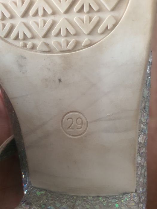 Туфли для девочек. 30.тыс сум