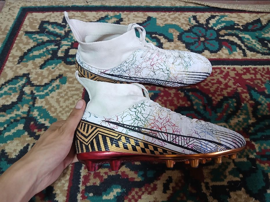 Fudbol butsasi ariginal