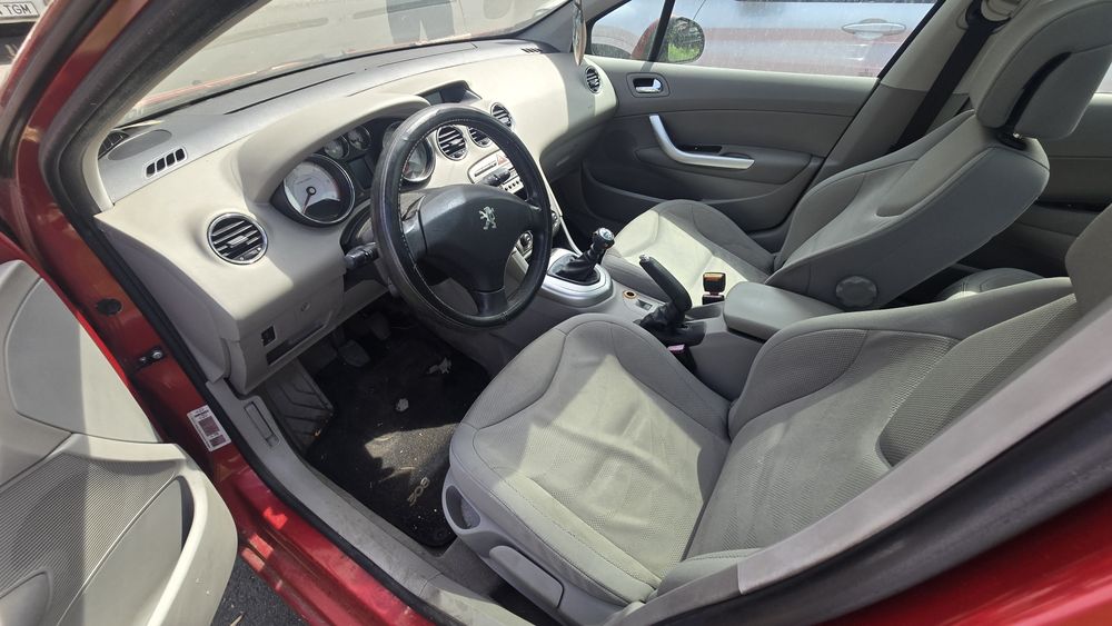 Peugeot 308 faruri capota aripa far aripi bara armatura jante aliaj punte usi usa portbagaj Scaune volan bord hayon oglinda stalp alternator cutie