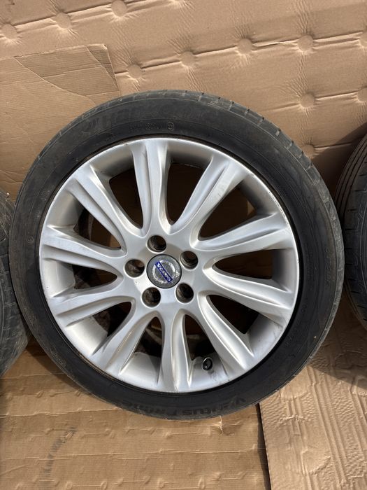 Jante aliaj Volvo V40 R17 Borbet