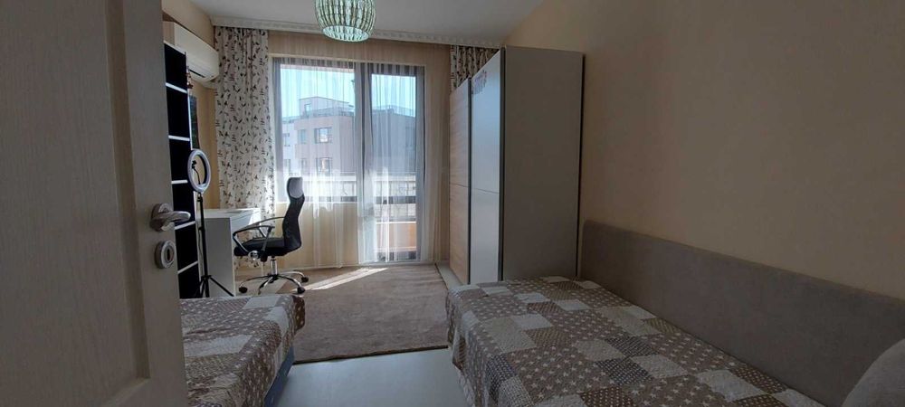 Дава се под наем Тристаен апартамент в Бургас, Изгрев - 90 кв.м за 331.5 € - Снимка #1