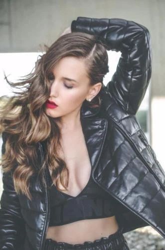 Geaca biker din piele naturala Alexander Wang & H&M

Регистрация

Под