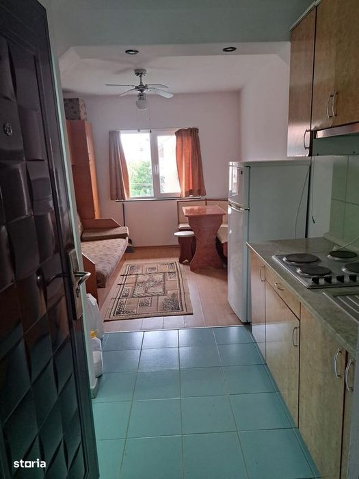 Garsoniera de vanzare , Carpati 2 , et. 4 , 21.900 euro neg.