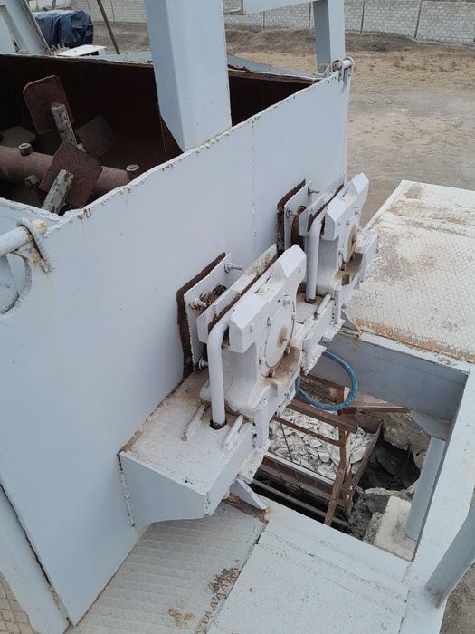 Бетонузел сотилади (мешалка 1 кублик)