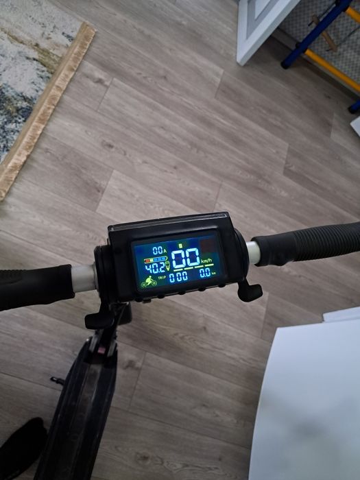 Продам электросамокат