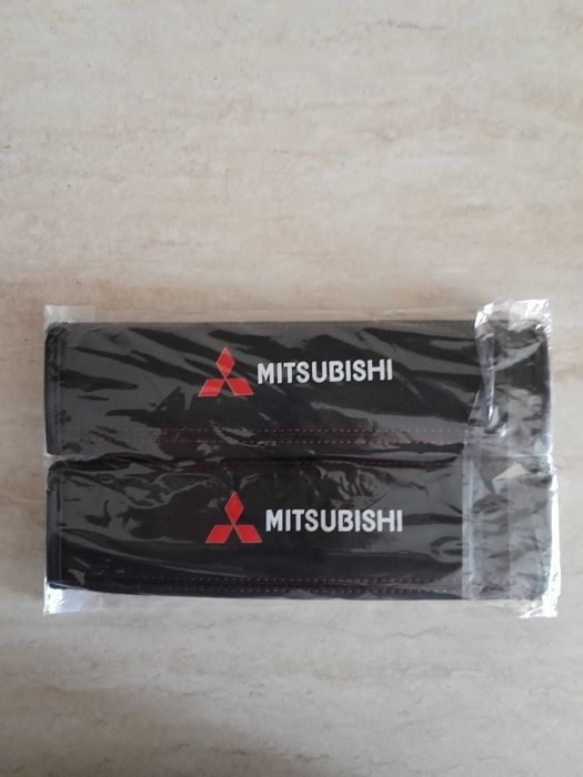Продавам аксесоари за интериора на Митсубиши